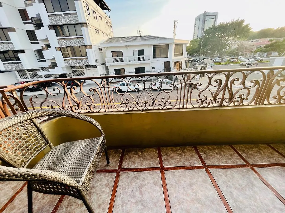 Daire Suite Ejecutiva Junto Al San Marino Shoping Guayaquil